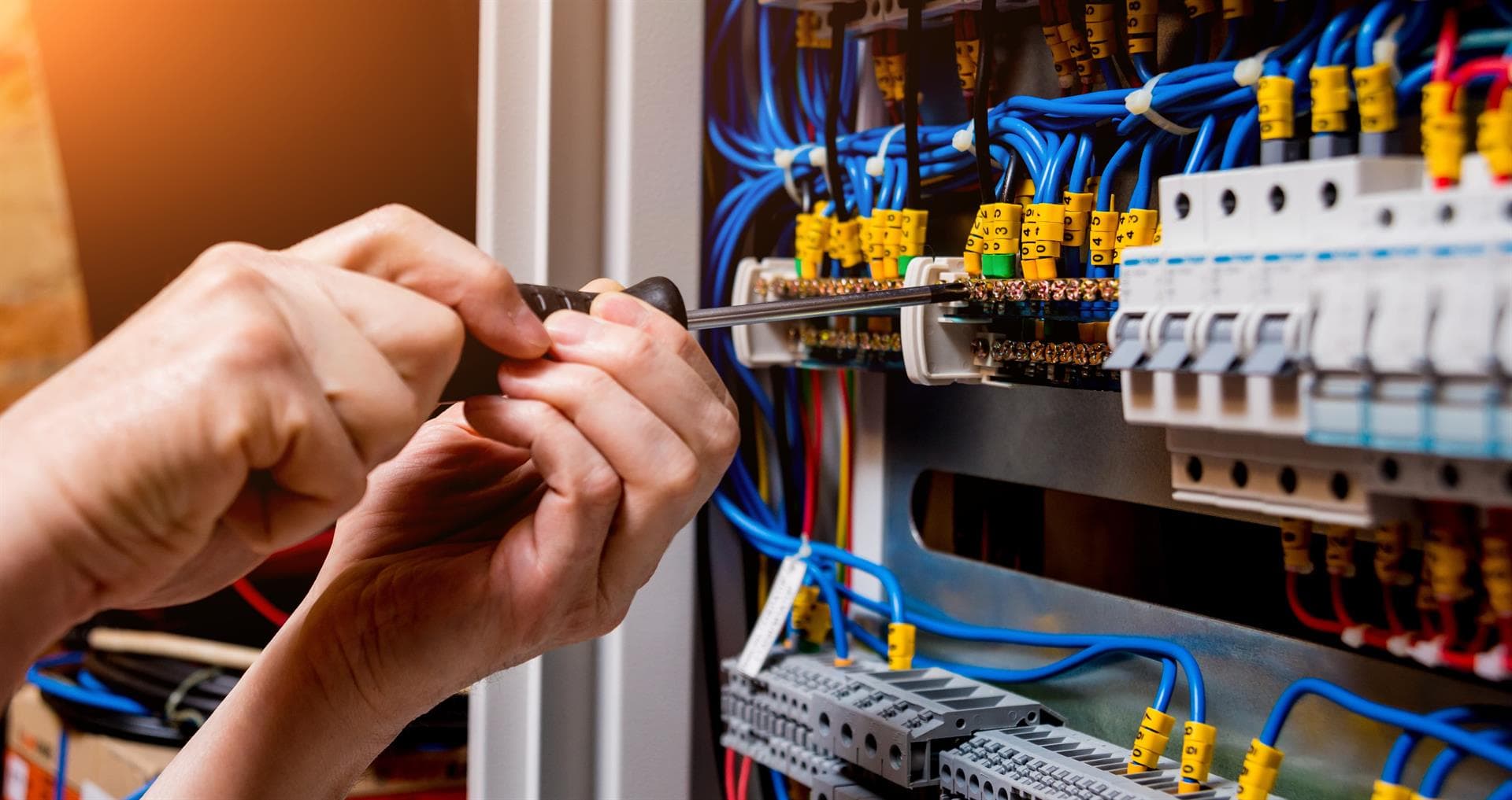 5 averías eléctricas comunes en casa